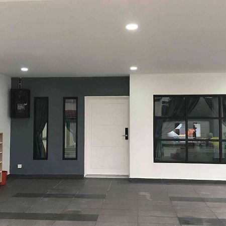Villa 22Pax :Taman Pelangi Party House Nearby Midvelly à Johor Bahru Extérieur photo