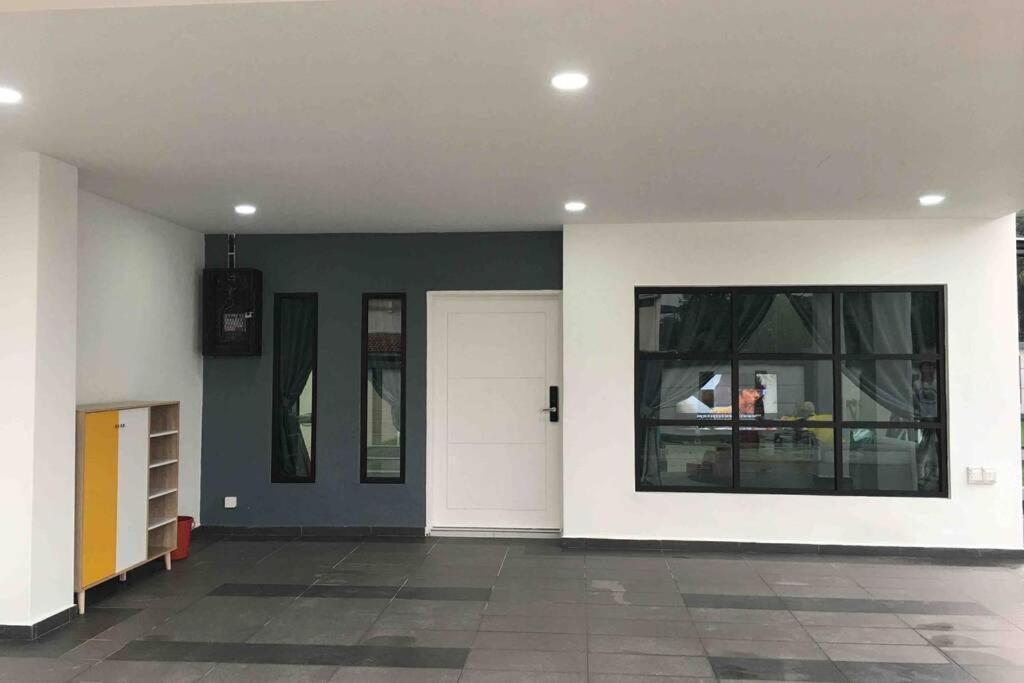 Villa 22Pax :Taman Pelangi Party House Nearby Midvelly à Johor Bahru Extérieur photo