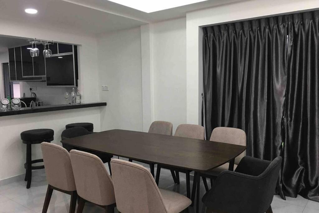 Villa 22Pax :Taman Pelangi Party House Nearby Midvelly à Johor Bahru Extérieur photo