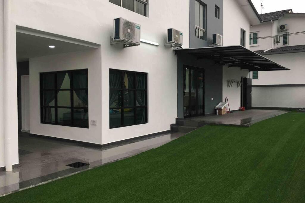 Villa 22Pax :Taman Pelangi Party House Nearby Midvelly à Johor Bahru Extérieur photo